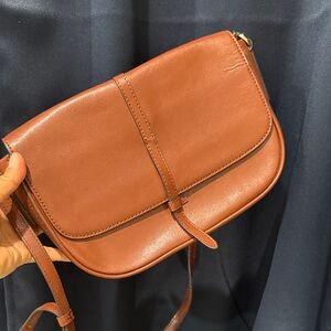 🤎Banana Republic Brown Crossbody Bag Classic Flap Top Shoulder Bag Leather